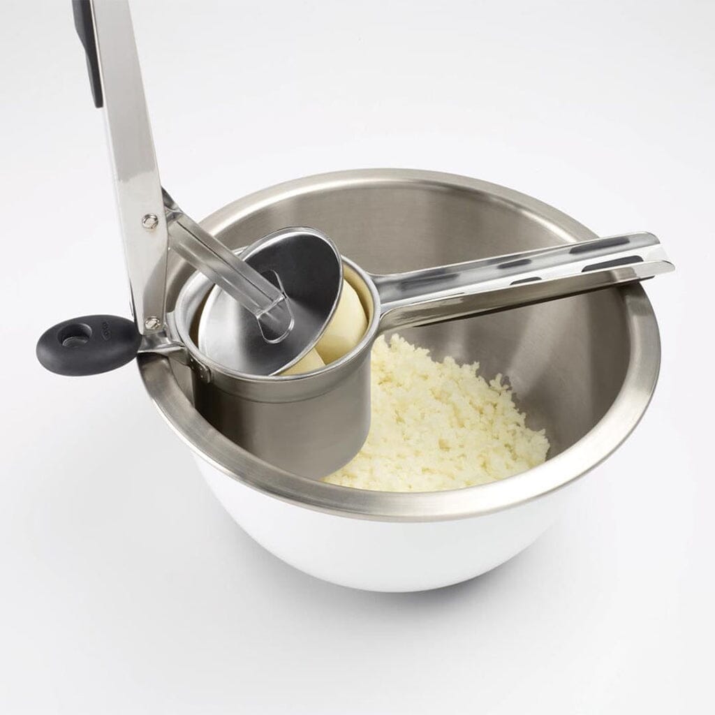 Presse-pommes de terre OXO en acier inoxydable 29 cm